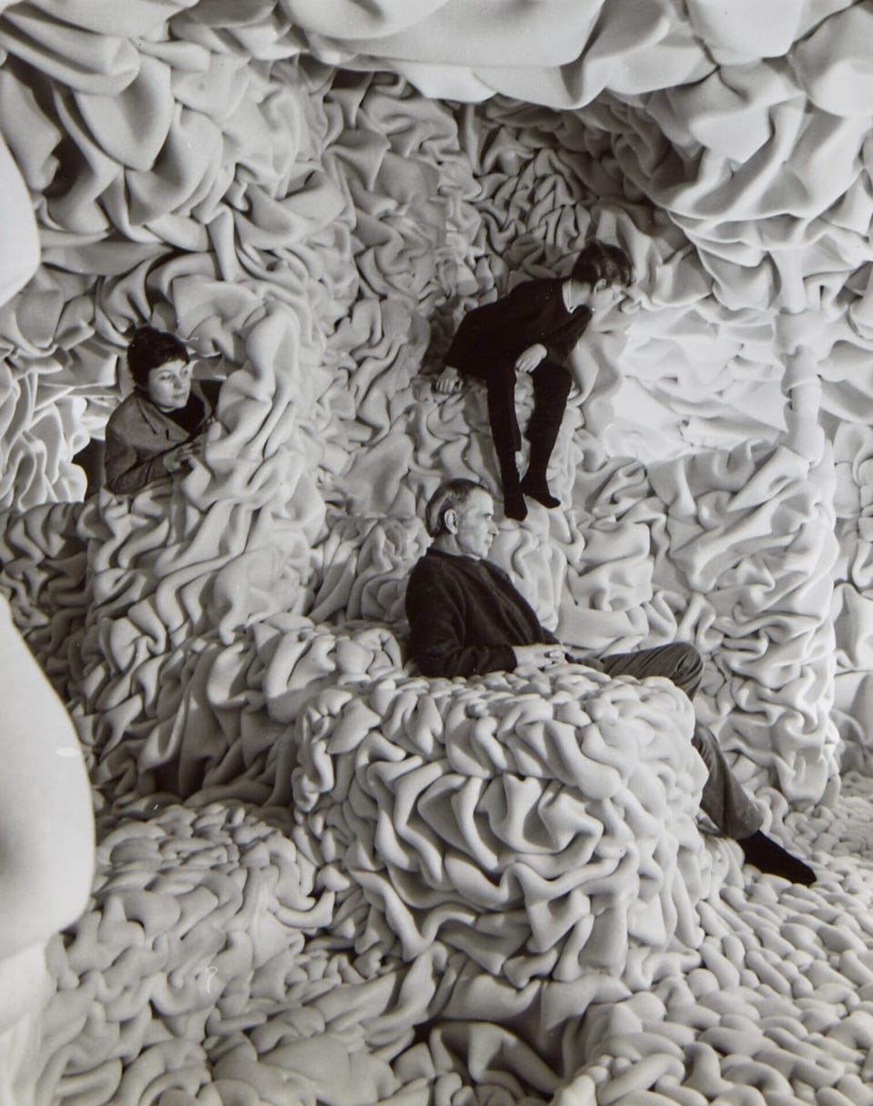 Ferdinand Spindels Installation „Schaumraum“ (in der Ausstellung „Bildblöcke und Schaumstoffräume 1969 im Museum am Ostwall) © Rolf Glasmeier, Archiv MO